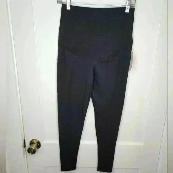 Isabel Maternity NWT Size Small Postpartum Active Legging Ingrid & Isabel - Picture 1 of 5